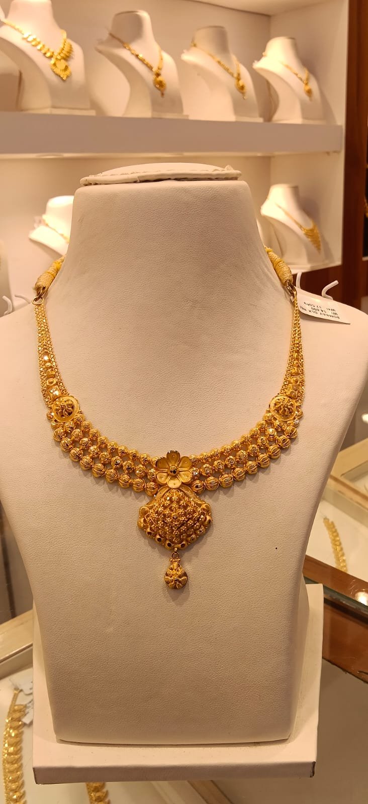 Neckles 